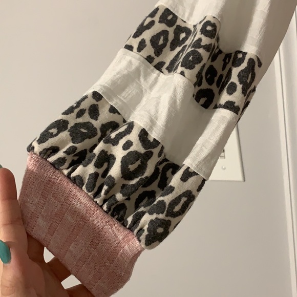 New Haptics Off the Shoulder Pink Cheetah Blouse - Picture 2 of 3